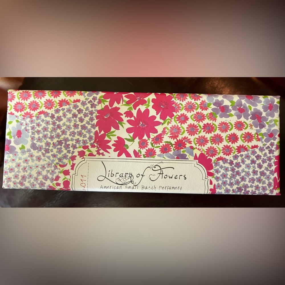 LIBRARY OF FLOWERS Linden Hand Cream Margot Elena 2.3 oz Tube Sealed With Box